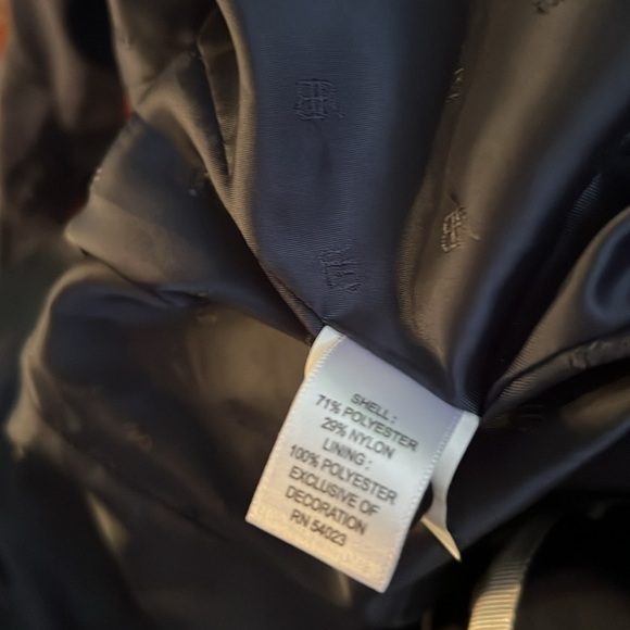 Banana Republic Rain Jacket, SZ XS, PTP 18”, Length 30.5”, lined. (T6) - Picture 10 of 13